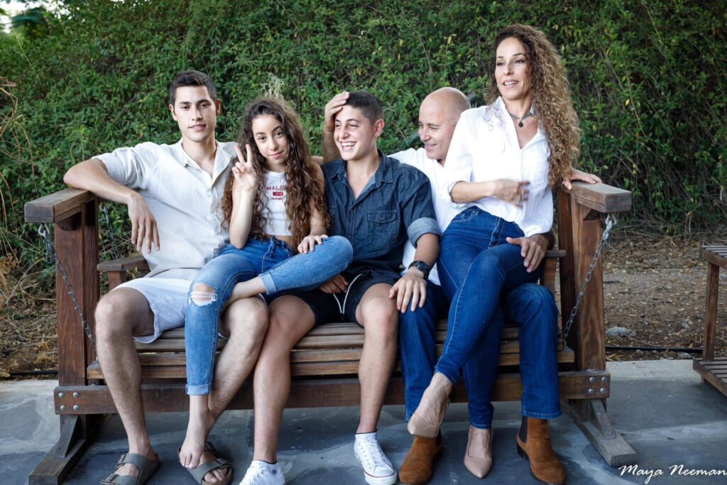 בן עם משפחתו